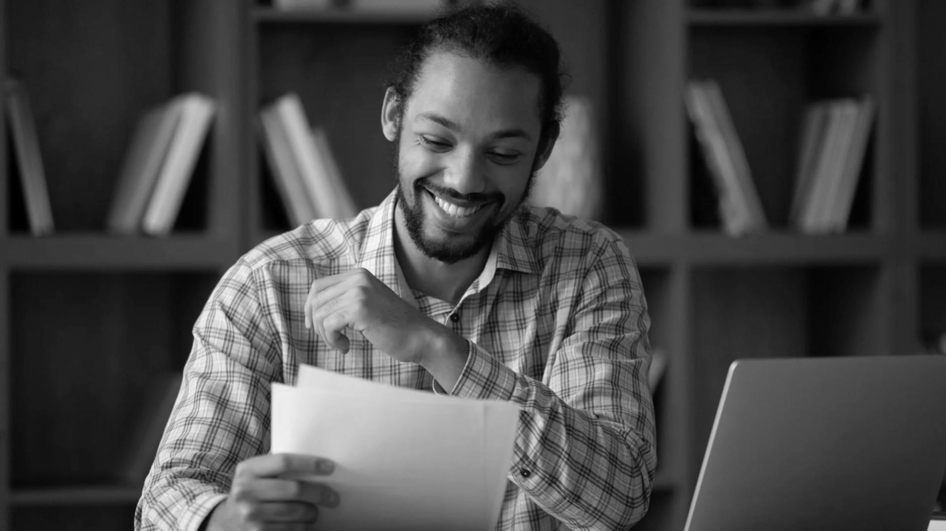 Instructor explicando conceptos de Flutter en sesión en vivo